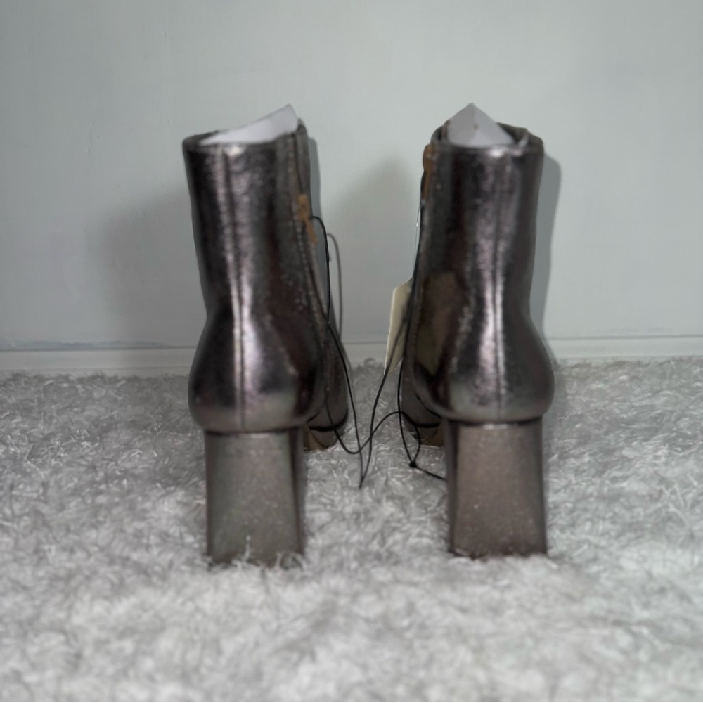 Worthington Women's‎ Silver Metallic Block Heel Ankle Boots Size 8 Medium - Picture 5 of 8
